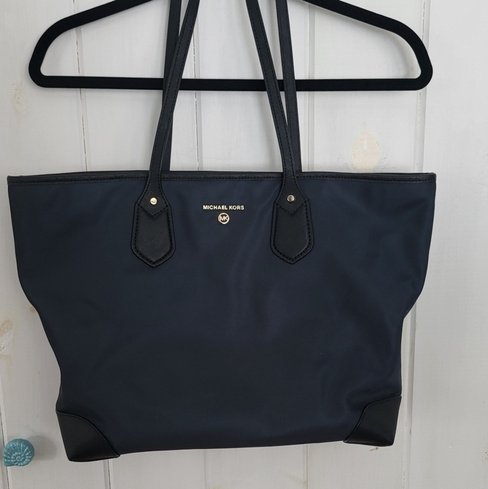 Michael Kors Eva Large Tote Bag - Picture 7 of 14